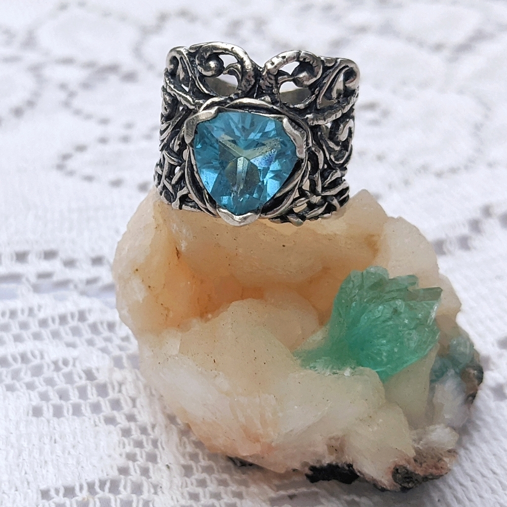 vintage Didae Sterling Silver & Blue Topaz ring Israel 925 stamped sz7.5